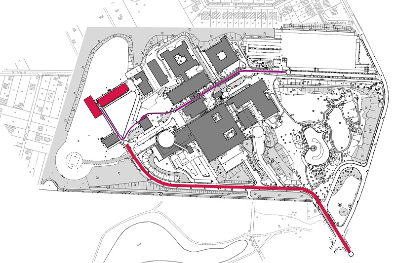 Karte vom Gelände des Klinikums Bremerhaven-Reinkenheide, auf der in rot das MA-Gebäude und der Anfahrtsweg mit dem Auto sowie in lila der Weg zu Fuß markiert sind Karte vom Gelände des Klinikums Bremerhaven-Reinkenheide, auf der in rot das MA-Gebäude und der Anfahrtsweg mit dem Auto sowie in lila der Weg zu Fuß markiert sind