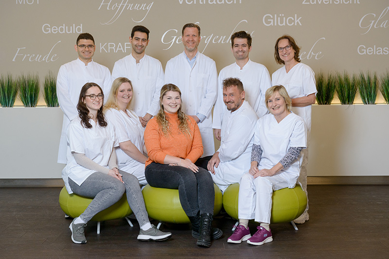 Gruppenfoto vom Team der Klinik für Hals-Nasen-Ohrenheilkunde am Klinikum Bremerhaven-Reinkenheide (Foto: Antje Schimanke)