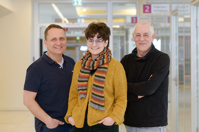 Gruppenfoto des Qualitätsmanagement-Teams am Klinikum Bremerhaven-Reinkenheide; verlinkt zur Seite 'Qualitätsmanagement'