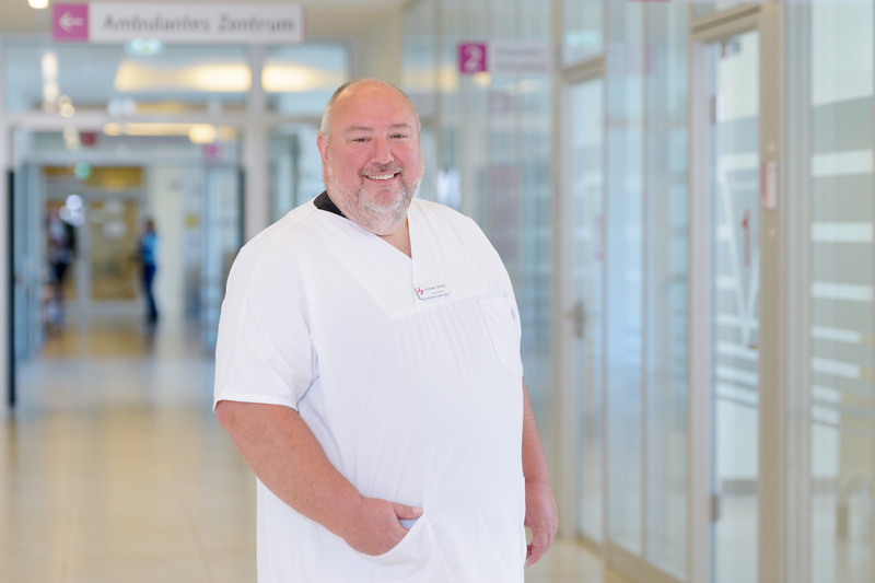 Andreas Hoehnke, Krankenpfleger und Stationsleitung 6A am Klinikum Bremerhaven-Reinkenheide (Foto: Antje Schimanke)