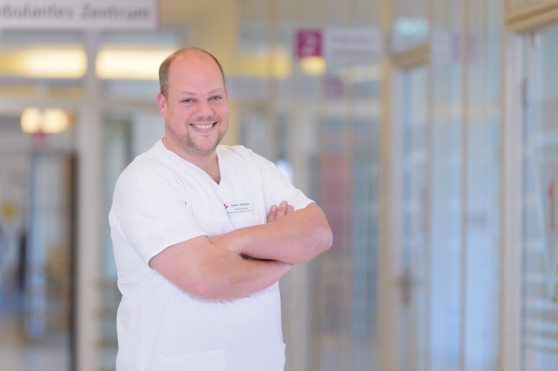 Andre Hohaus, Krankenpfleger und Stationsleitung 7B in der Klinik für Unfall- und Handchirurgie, Orthopädie am Klinikum Bremerhaven-Reinkenheide (Foto: Antje Schimanke)