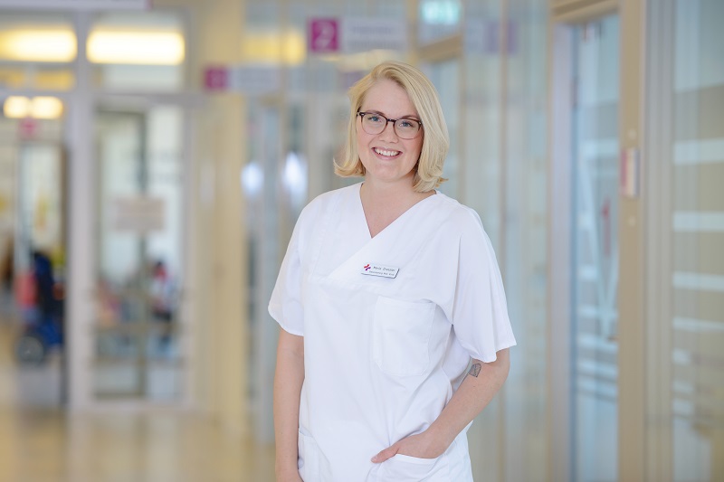 Merle Ingram, Krankenschwester und Leitung der Station 10B in der Klinik für Gastroenterologie, Pneumologie, Onkologie, Diabetologie am Klinikum Bremerhaven-Reinkenheide (Foto: Antje Schimanke)