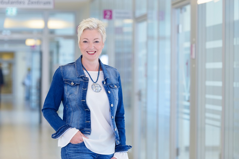 Bettina Lücke, Krankenpflegerin und Leitung der Boardingstation und Kurzliegerstation am Klinikum Bremerhaven-Reinkenheide (Foto: Antje Schimanke) Bettina Lücke, Krankenpflegerin und Leitung der Boardingstation und Kurzliegerstation am Klinikum Bremerhaven-Reinkenheide (Foto: Antje Schimanke)