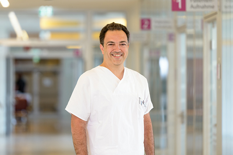 Ahmed Mokhles, Oberarzt in der Klinik für Akut- und Notfallmedizin am Klinikum Bremerhaven-Reinkenheide (Foto: Schimanke) Ahmed Mokhles, Oberarzt in der Klinik für Akut- und Notfallmedizin am Klinikum Bremerhaven-Reinkenheide (Foto: Schimanke)
