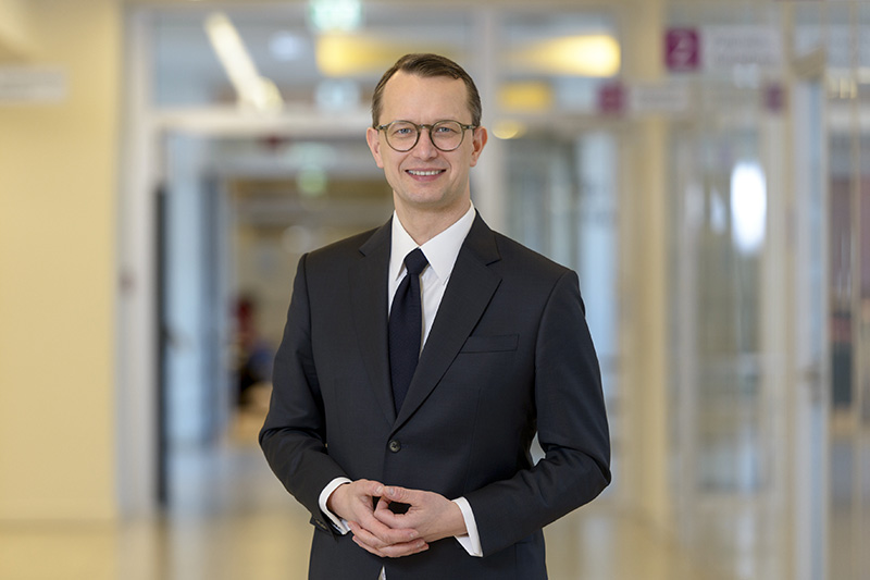 Dr. rer. med. Witiko Nickel, Pflegerischer Geschäftsführer am Klinikum Bremerhaven-Reinkenheide (Foto: Antje Schimanke) Dr. rer. med. Witiko Nickel, Pflegerischer Geschäftsführer am Klinikum Bremerhaven-Reinkenheide (Foto: Antje Schimanke)