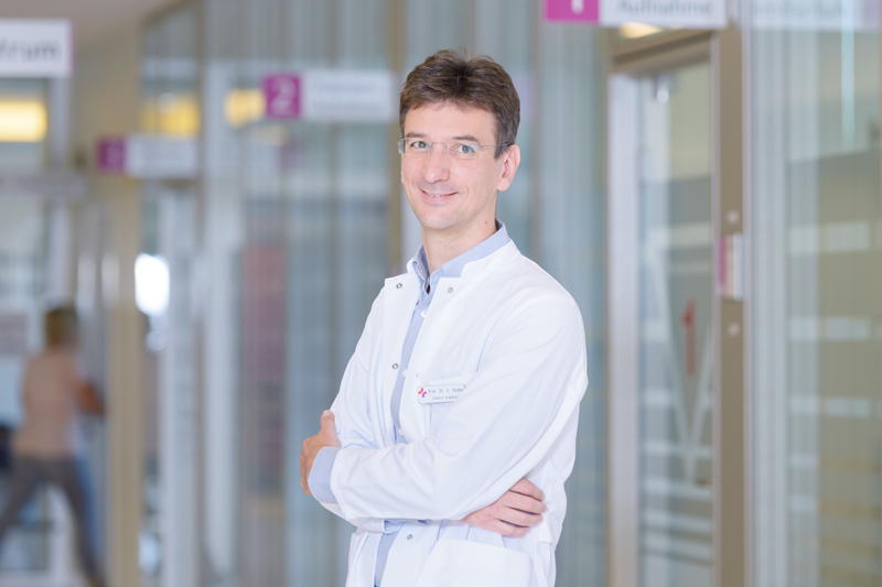 PD Dr. med. Oliver C. Radke, Chefarzt der Klinik für Anästhesiologie und Operative Intensivmedizin am Klinikum Bremerhaven-Reinkenheide (Foto: Antje Schimanke)