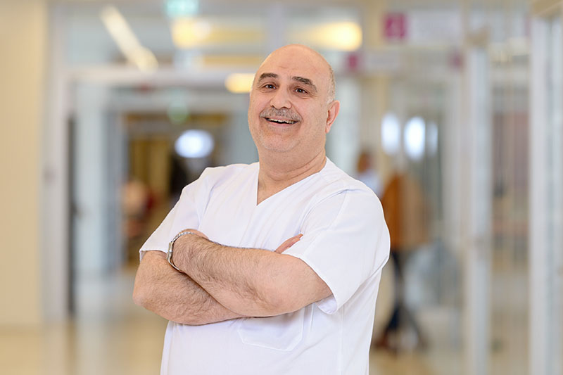Mustafa Soufan, Oberarzt der Klinik für Unfall- und Handchirurgie, Orthopädie am Klinikum Bremerhaven-Reinkenheide (Foto: Schimanke)