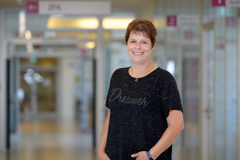 Anne Ziffer, Krankenpflegerin und Leitung Station 2A am Klinikum Bremerhaven-Reinkenheide (Foto: Antje Schimanke) Anne Ziffer, Krankenpflegerin und Leitung Station 2A am Klinikum Bremerhaven-Reinkenheide (Foto: Antje Schimanke)