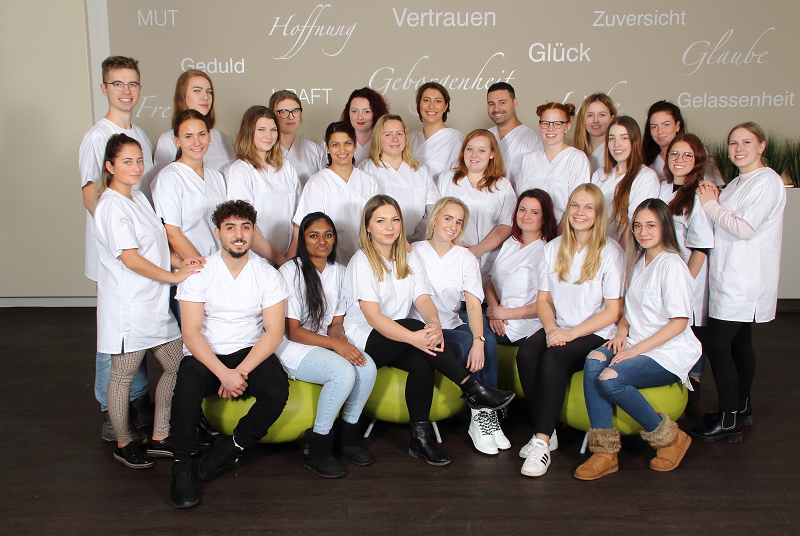 Gruppenfoto zum Projekt „Schüler leiten eine Station“ (Foto: Antje Schimanke) Gruppenfoto zum Projekt „Schüler leiten eine Station“ (Foto: Antje Schimanke)
