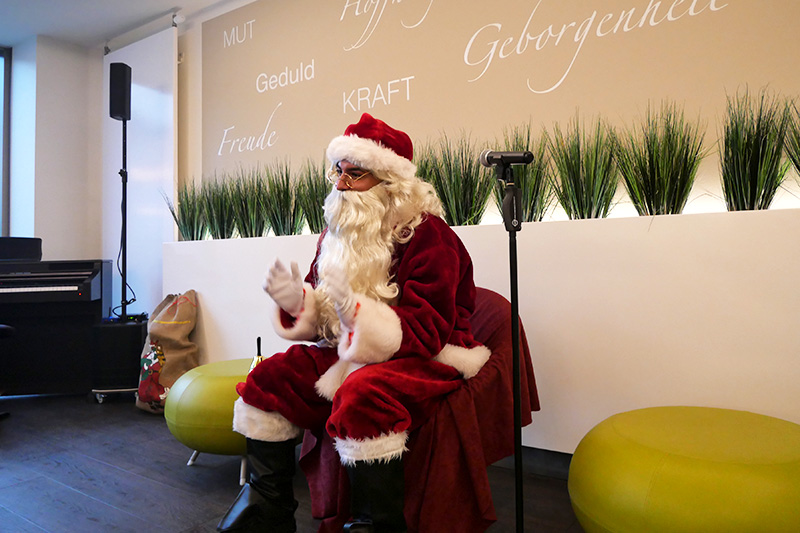 Impressionen von der Kinder-Weihnachtsfeier 2024 am KBR: Nikolaus